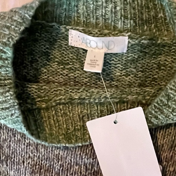 Abound Sweater - Picture 2 of 8